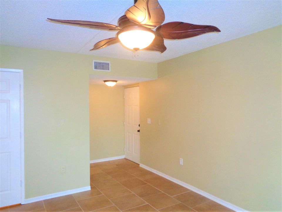 В аренду: $1,600 (1 спален, 1 ванн, 815 Квадратных фут)