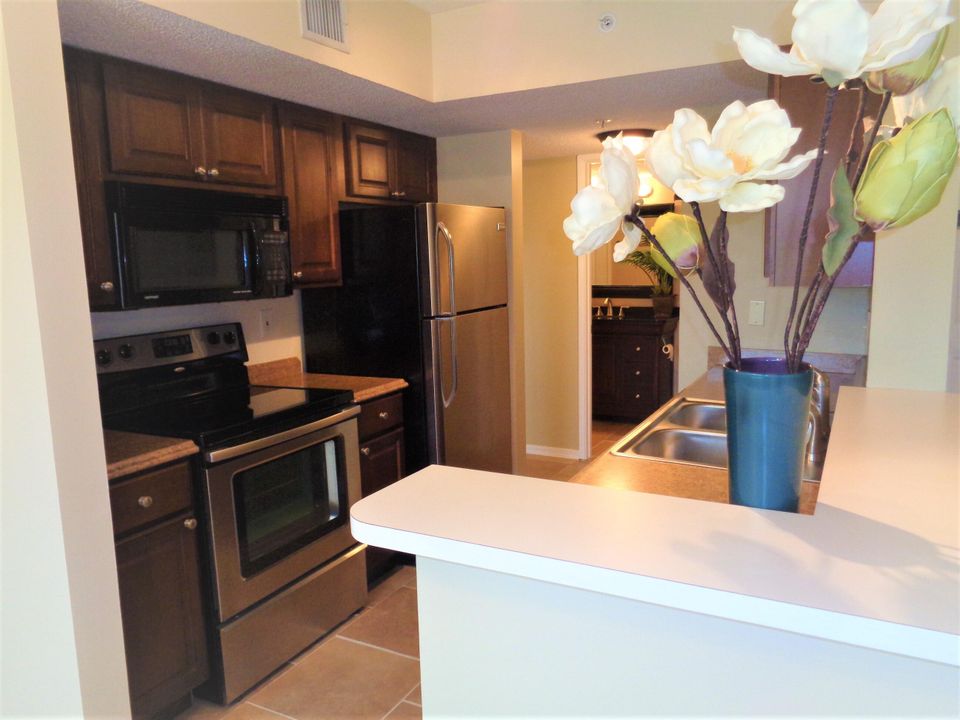 В аренду: $1,600 (1 спален, 1 ванн, 815 Квадратных фут)