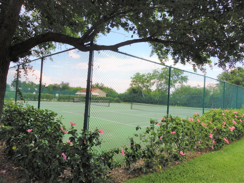 В аренду: $1,600 (1 спален, 1 ванн, 815 Квадратных фут)