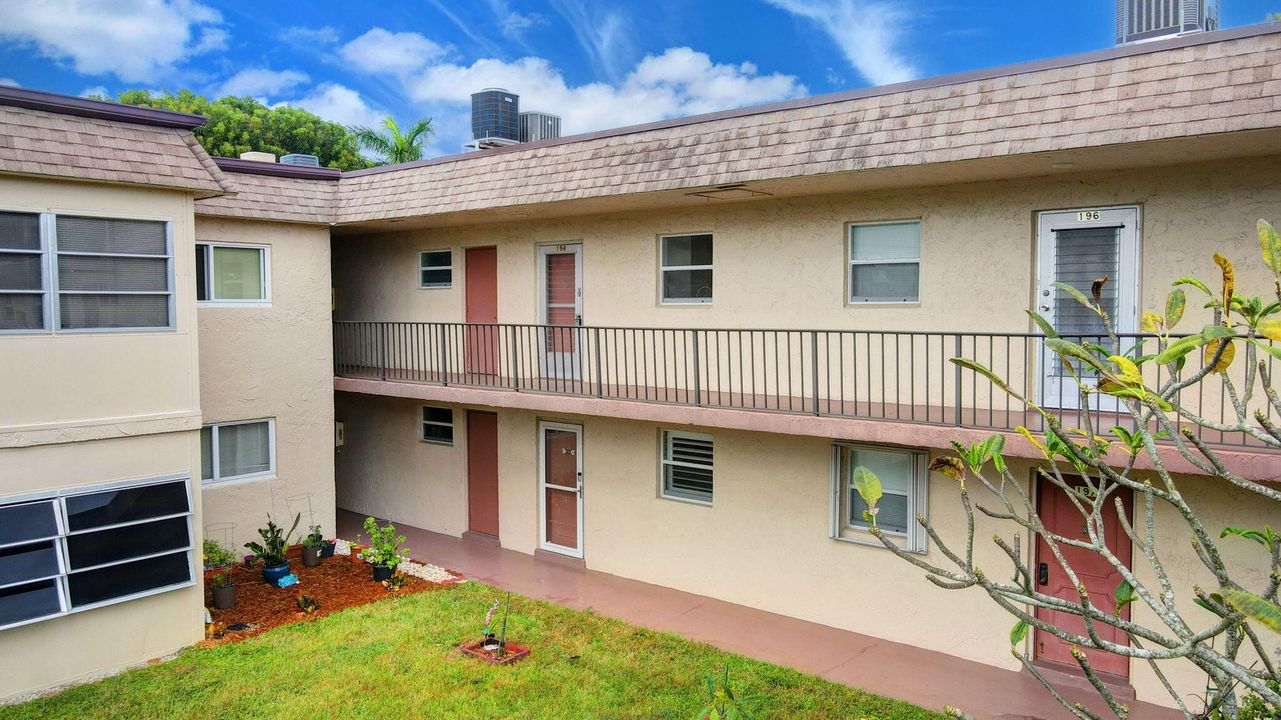 For Rent: $1,700 (1 beds, 1 baths, 790 Square Feet)