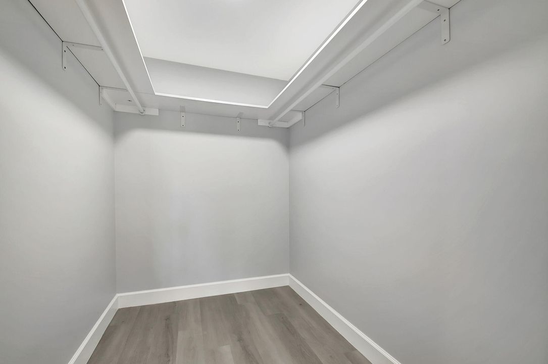 For Rent: $1,700 (1 beds, 1 baths, 790 Square Feet)