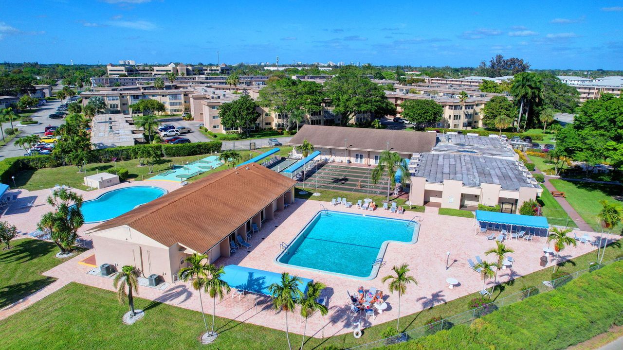 For Rent: $1,700 (1 beds, 1 baths, 790 Square Feet)