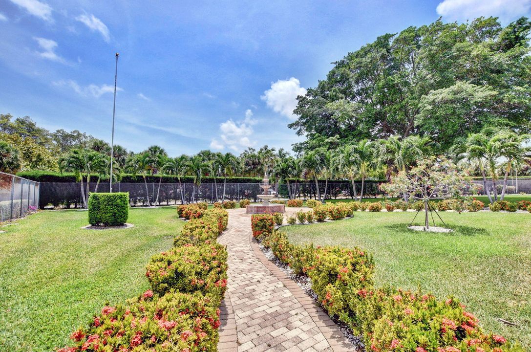 For Rent: $1,700 (1 beds, 1 baths, 790 Square Feet)