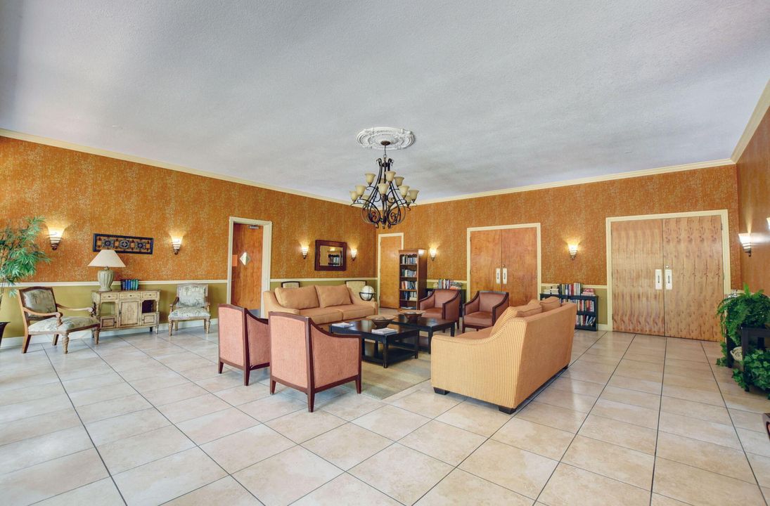 For Rent: $1,700 (1 beds, 1 baths, 790 Square Feet)