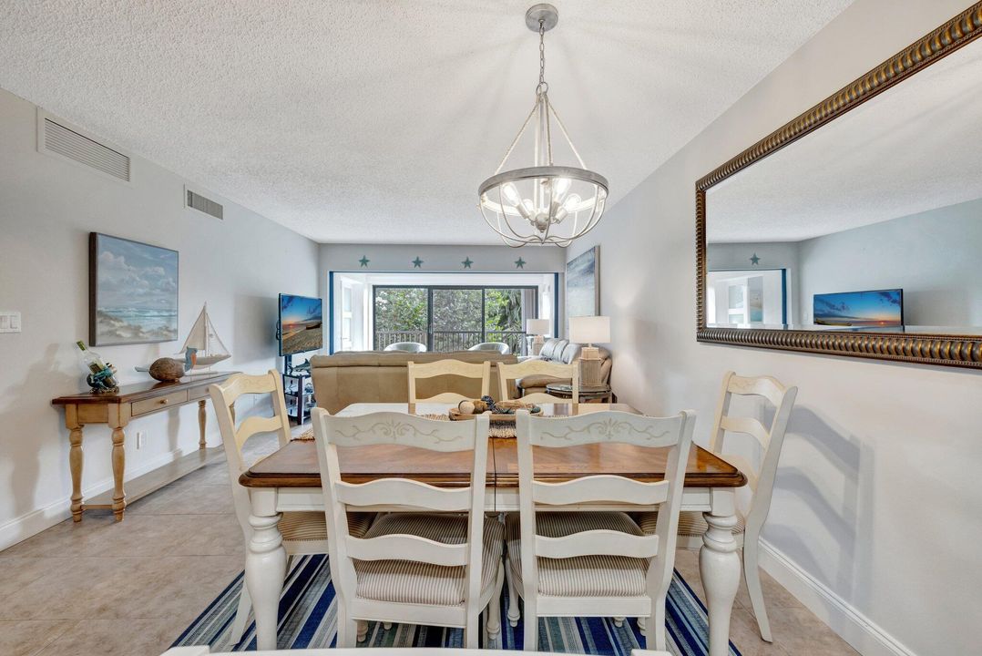 En Venta: $319,000 (2 camas, 2 baños, 1258 Pies cuadrados)