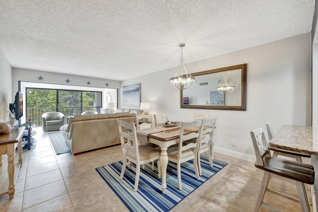 En Venta: $319,000 (2 camas, 2 baños, 1258 Pies cuadrados)