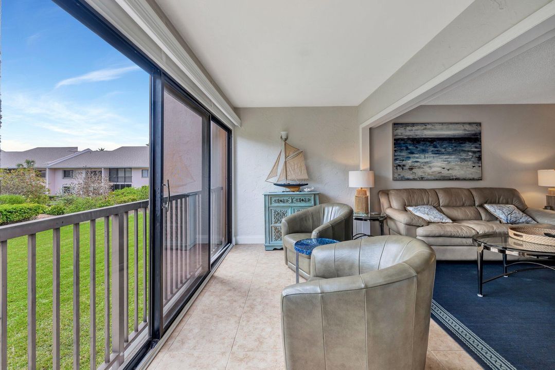 En Venta: $319,000 (2 camas, 2 baños, 1258 Pies cuadrados)