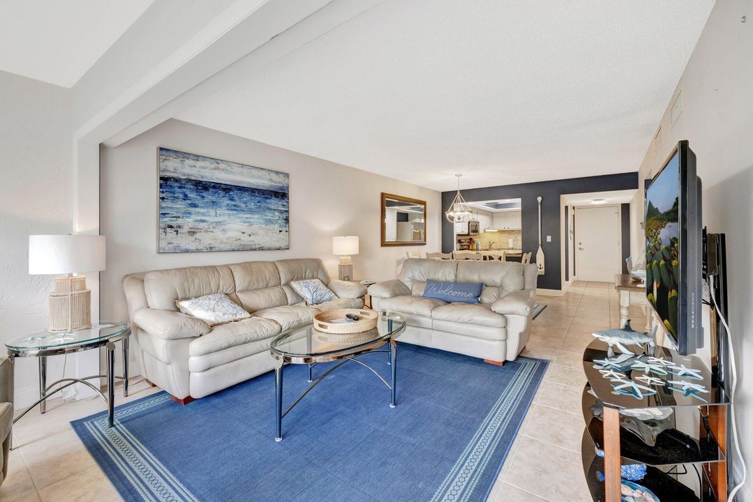 En Venta: $319,000 (2 camas, 2 baños, 1258 Pies cuadrados)