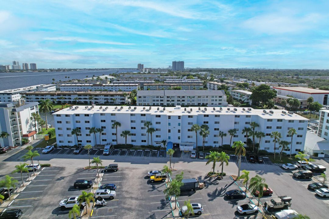 Activo con contrato: $1,900 (1 camas, 1 baños, 720 Pies cuadrados)