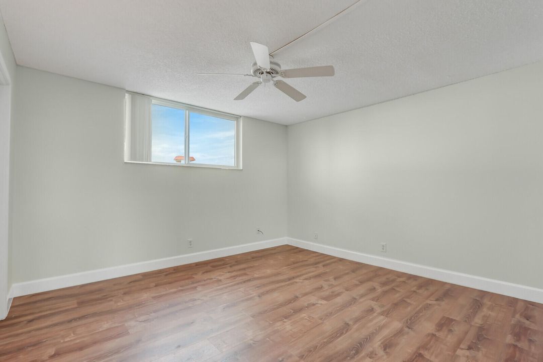 Activo con contrato: $1,900 (1 camas, 1 baños, 720 Pies cuadrados)