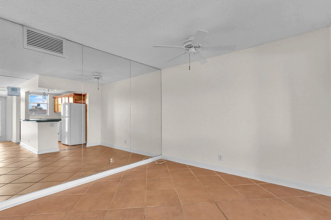 Activo con contrato: $1,900 (1 camas, 1 baños, 720 Pies cuadrados)