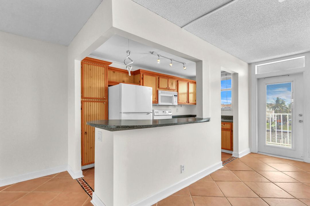 Activo con contrato: $1,900 (1 camas, 1 baños, 720 Pies cuadrados)