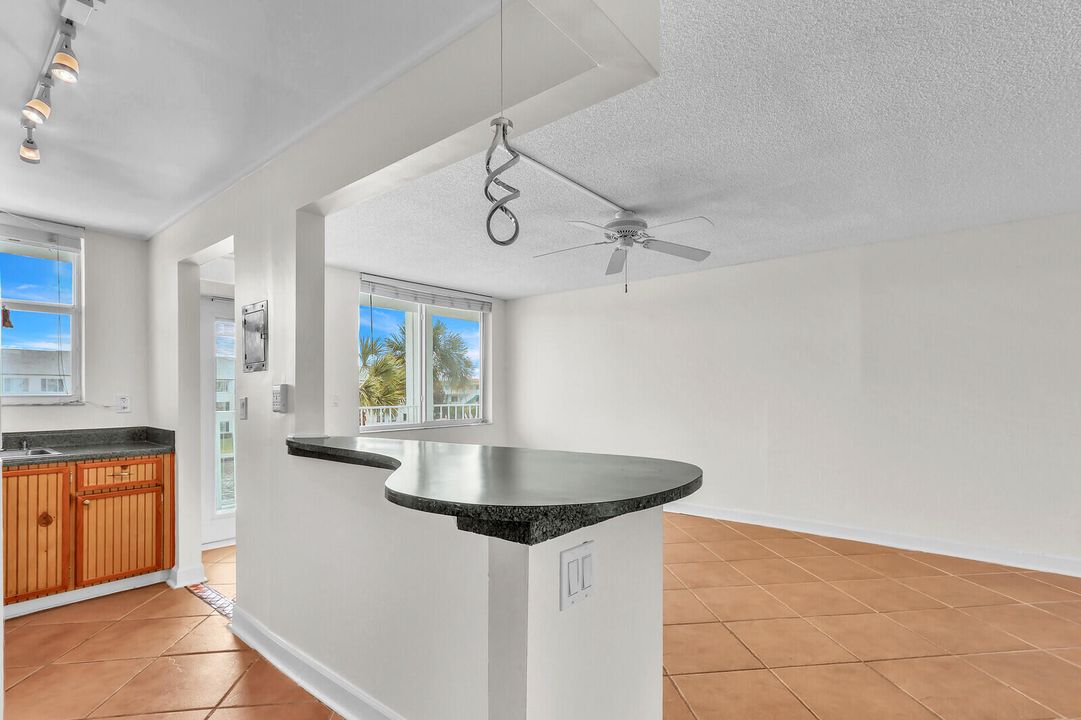 Activo con contrato: $1,900 (1 camas, 1 baños, 720 Pies cuadrados)