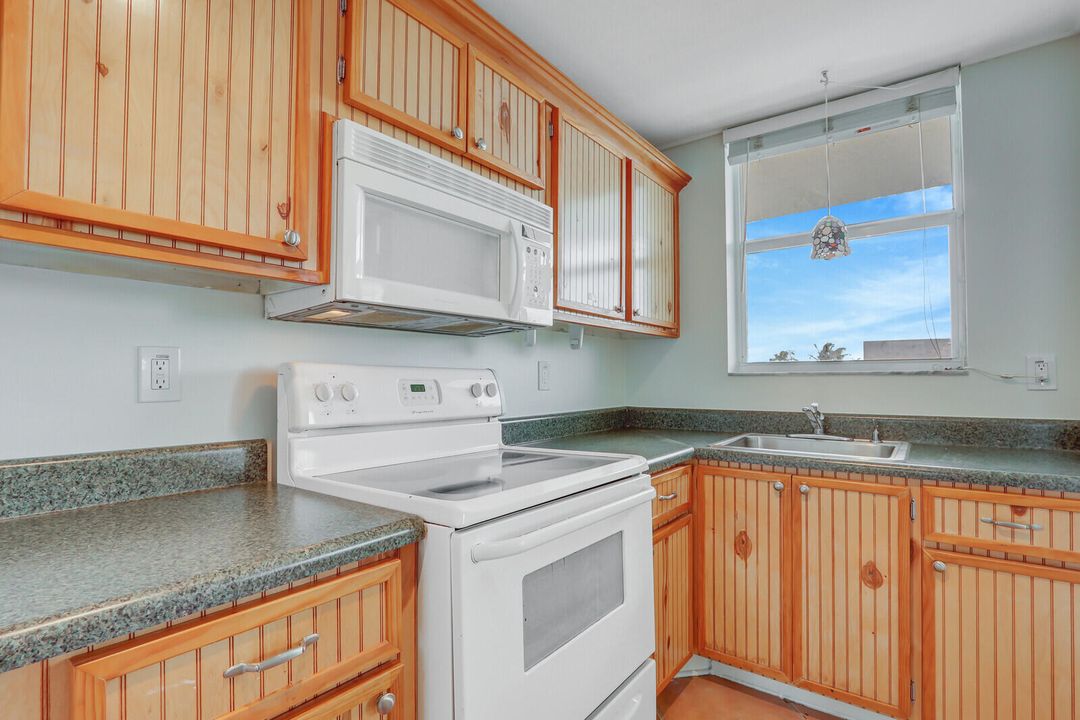 Activo con contrato: $1,900 (1 camas, 1 baños, 720 Pies cuadrados)