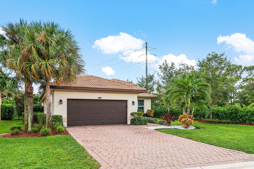 En Venta: $715,000 (3 camas, 2 baños, 1913 Pies cuadrados)