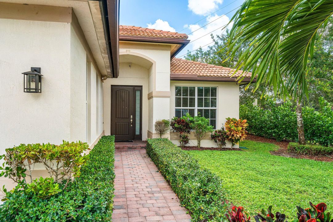 En Venta: $715,000 (3 camas, 2 baños, 1913 Pies cuadrados)