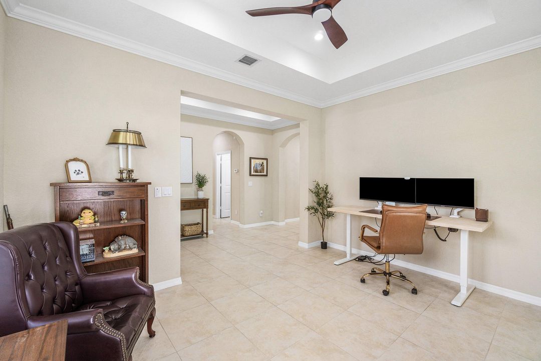 En Venta: $715,000 (3 camas, 2 baños, 1913 Pies cuadrados)