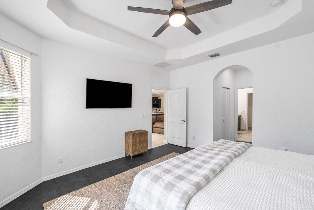 En Venta: $715,000 (3 camas, 2 baños, 1913 Pies cuadrados)