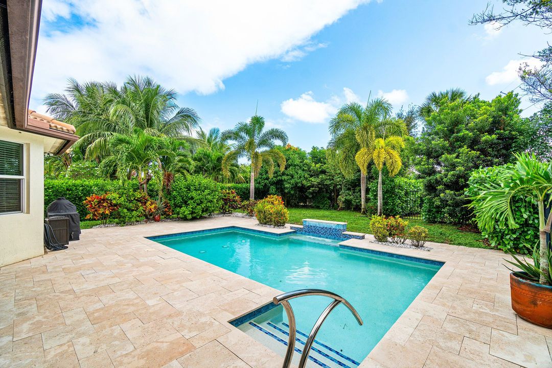 En Venta: $715,000 (3 camas, 2 baños, 1913 Pies cuadrados)