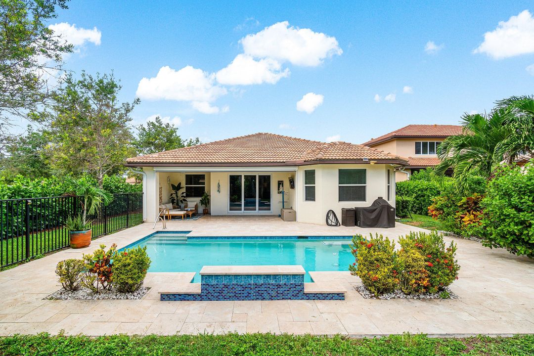 En Venta: $715,000 (3 camas, 2 baños, 1913 Pies cuadrados)