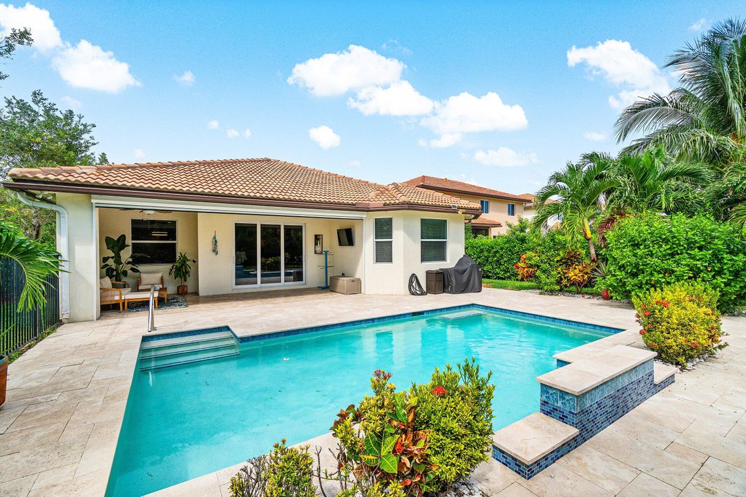 En Venta: $715,000 (3 camas, 2 baños, 1913 Pies cuadrados)