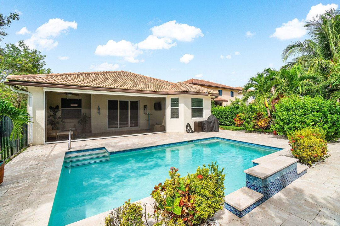 En Venta: $715,000 (3 camas, 2 baños, 1913 Pies cuadrados)