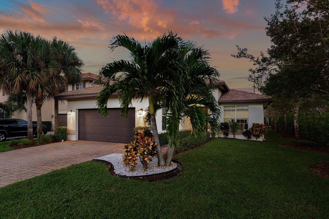 En Venta: $715,000 (3 camas, 2 baños, 1913 Pies cuadrados)