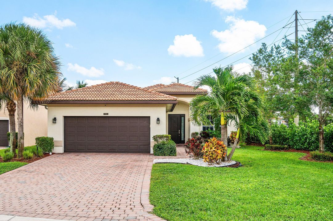 En Venta: $715,000 (3 camas, 2 baños, 1913 Pies cuadrados)