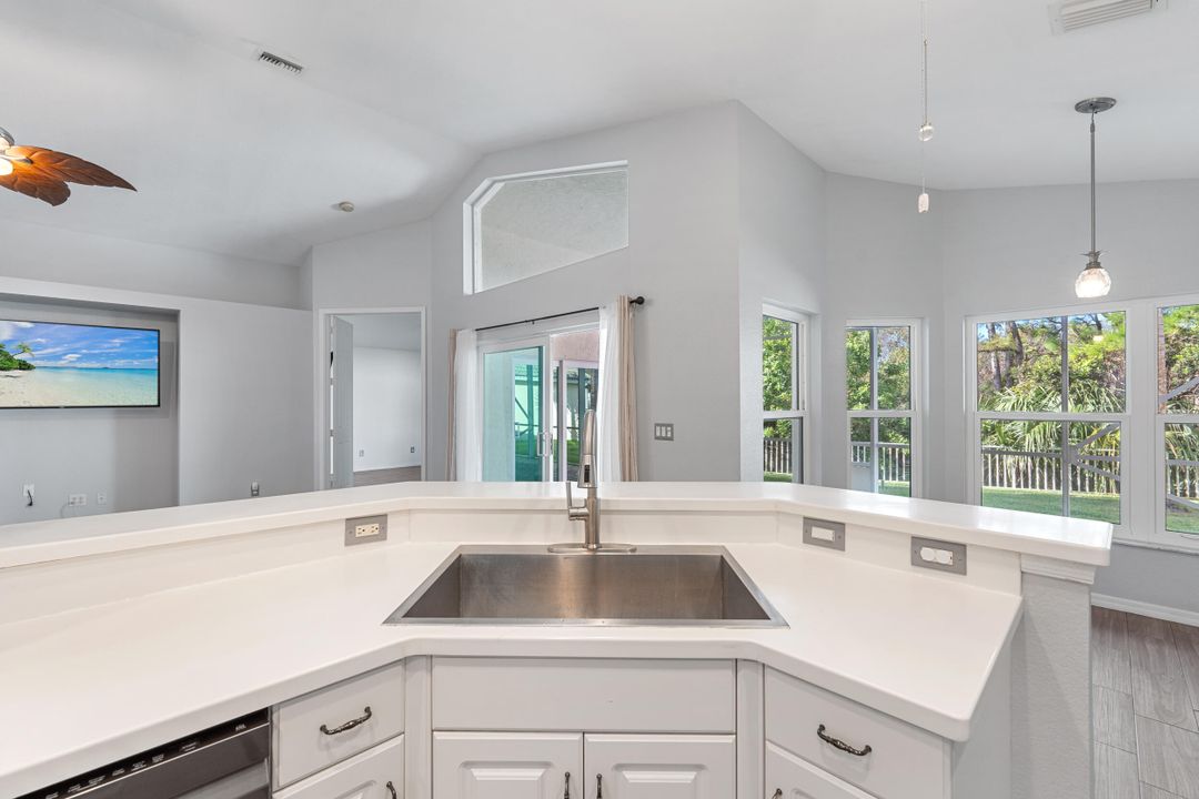 待售: $559,900 (3 贝兹, 2 浴室, 1714 平方英尺)