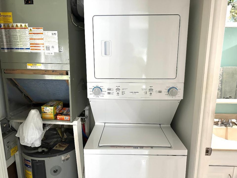 На продажу: $185,000 (2 спален, 2 ванн, 888 Квадратных фут)