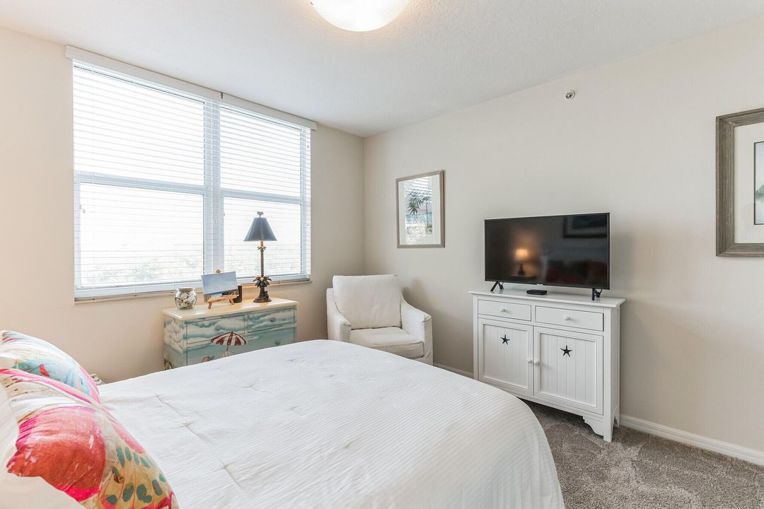 Active With Contract: $5,000 (2 beds, 2 baths, 1153 Square Feet)