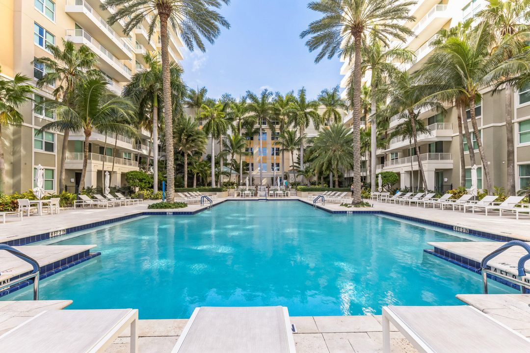 Active With Contract: $5,000 (2 beds, 2 baths, 1153 Square Feet)