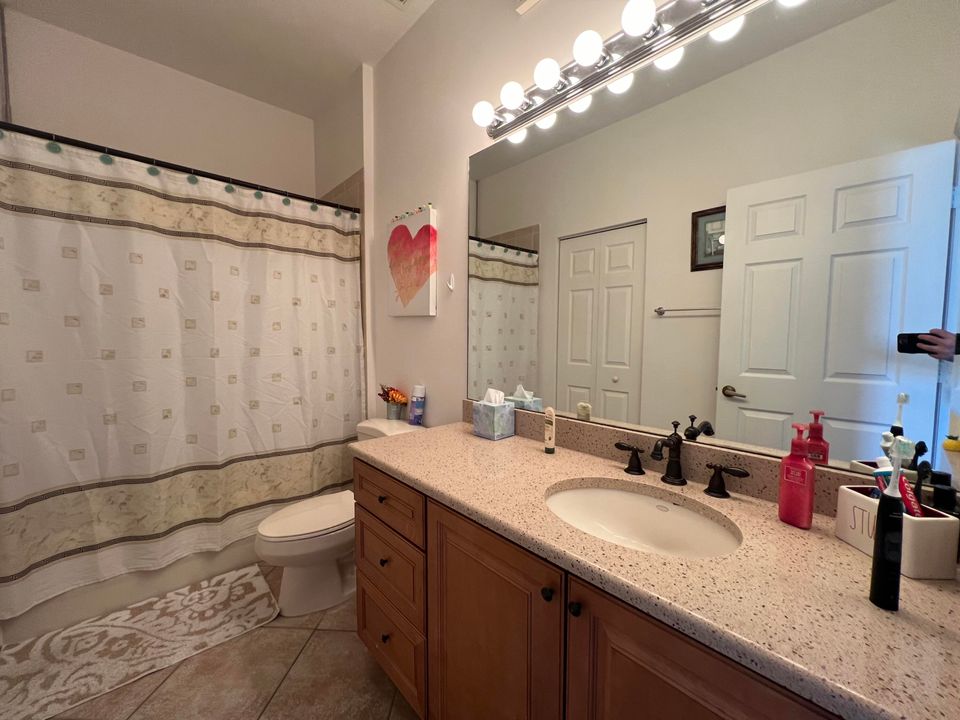 Active With Contract: $2,650 (3 beds, 2 baths, 1587 Square Feet)