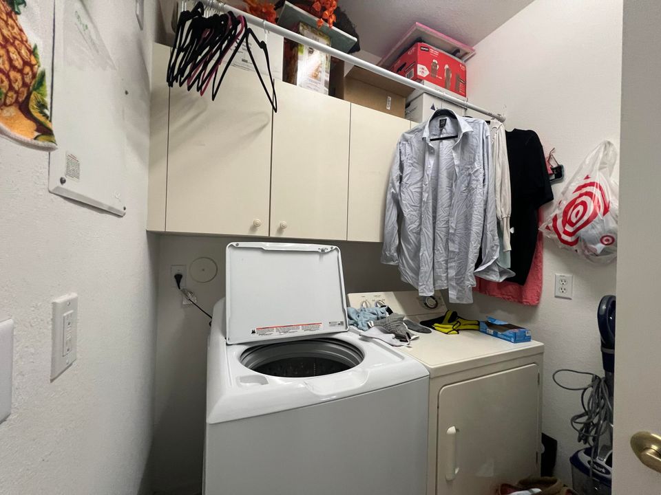 Active With Contract: $2,650 (3 beds, 2 baths, 1587 Square Feet)