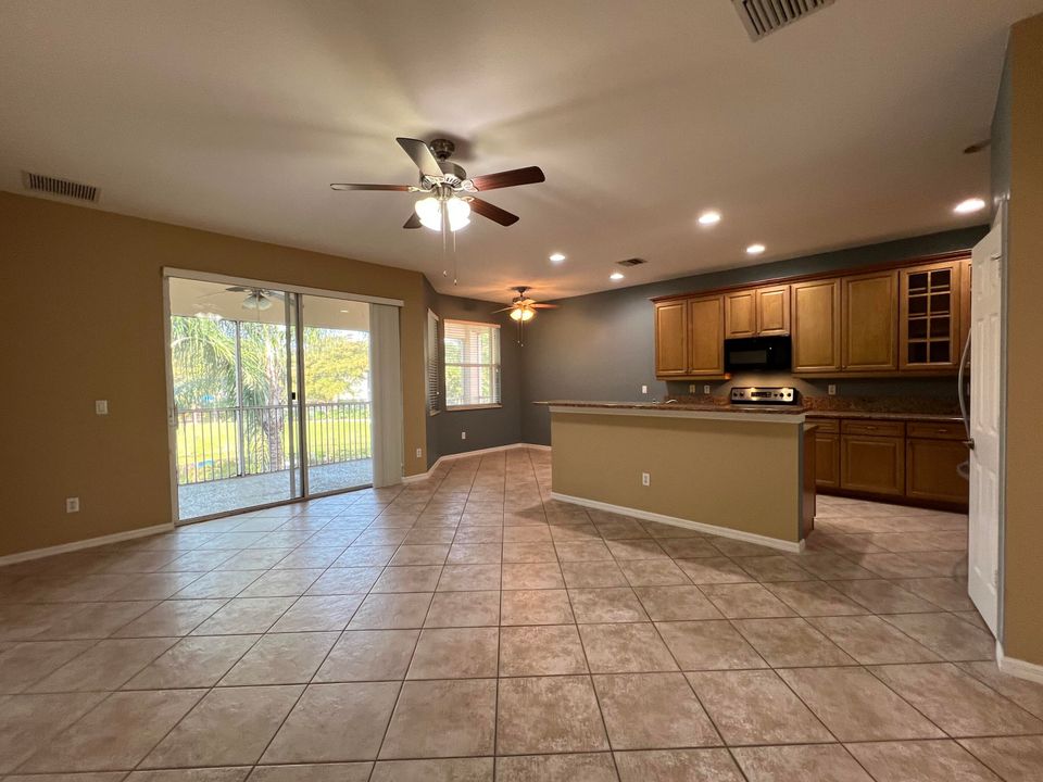 Active With Contract: $2,650 (3 beds, 2 baths, 1587 Square Feet)