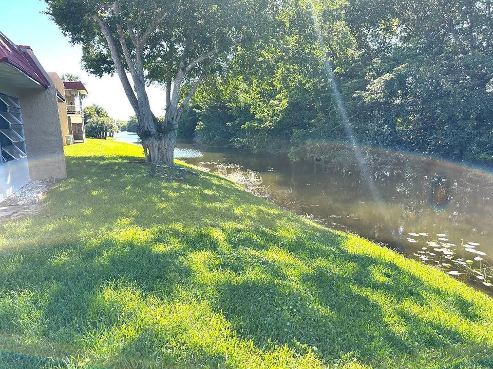 На продажу: $185,000 (2 спален, 2 ванн, 888 Квадратных фут)