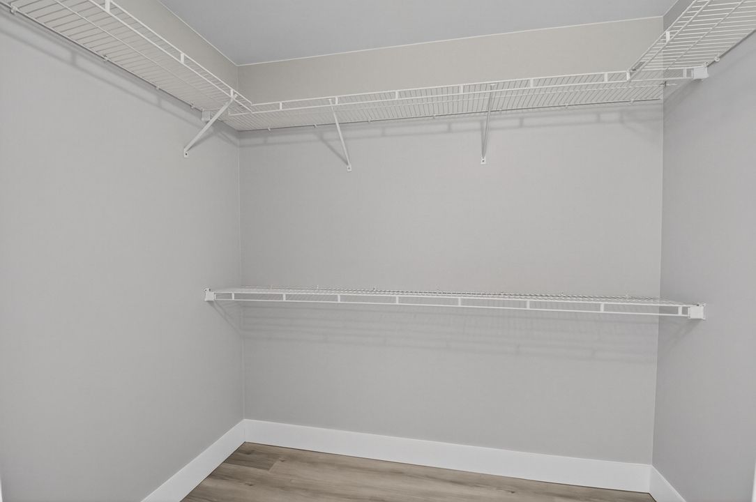 合同活跃: $675,000 (3 贝兹, 2 浴室, 1795 平方英尺)