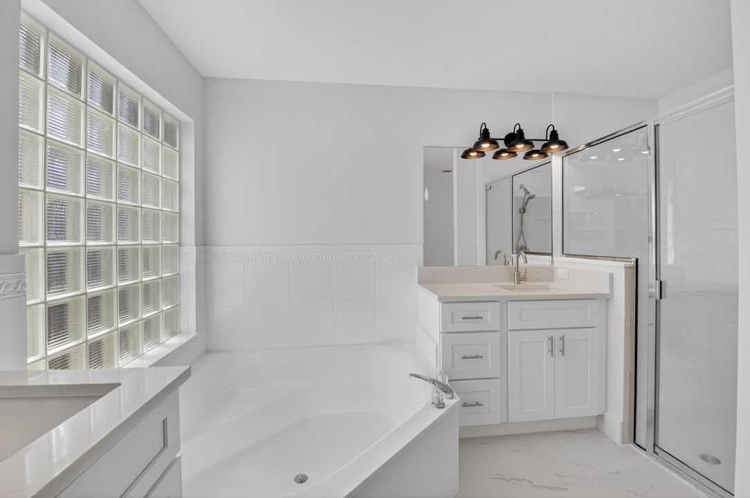 合同活跃: $675,000 (3 贝兹, 2 浴室, 1795 平方英尺)