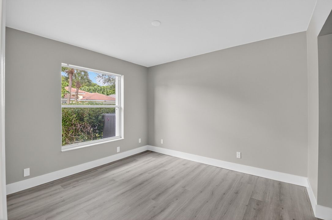 合同活跃: $675,000 (3 贝兹, 2 浴室, 1795 平方英尺)