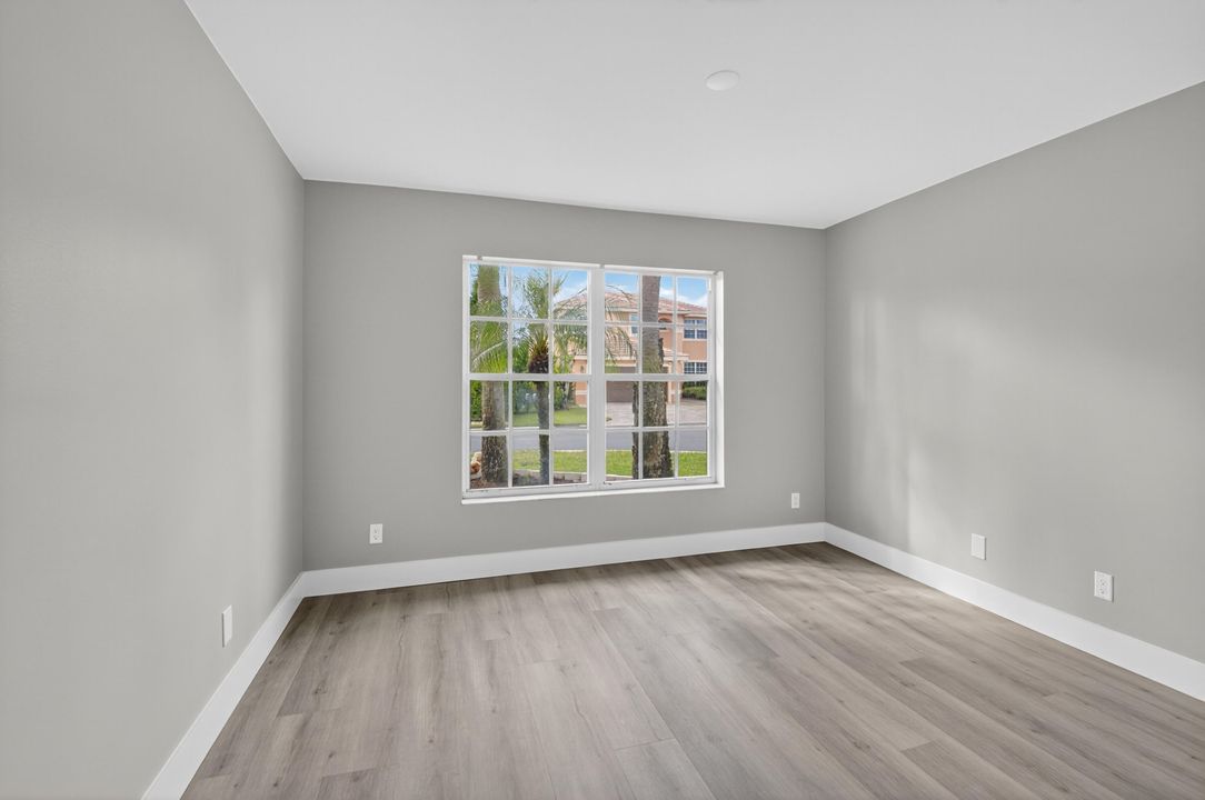 合同活跃: $675,000 (3 贝兹, 2 浴室, 1795 平方英尺)