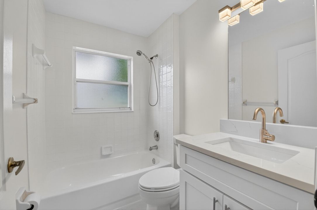 合同活跃: $675,000 (3 贝兹, 2 浴室, 1795 平方英尺)