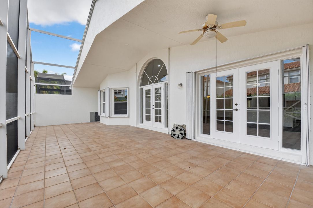 合同活跃: $675,000 (3 贝兹, 2 浴室, 1795 平方英尺)