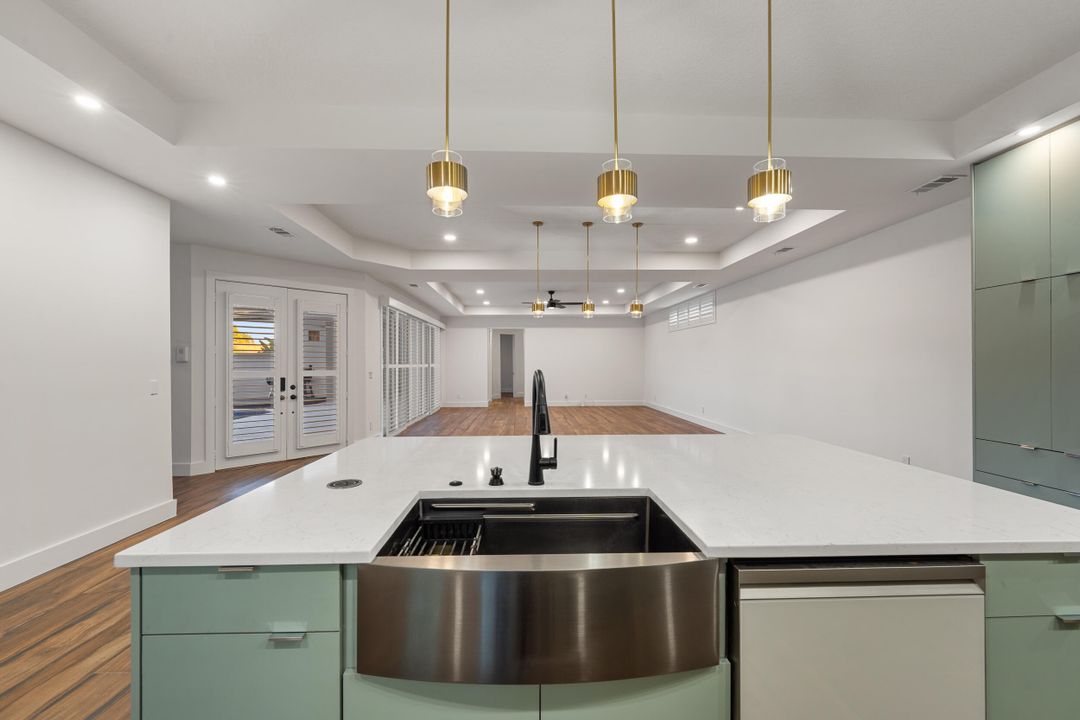 出租: $4,100 (3 贝兹, 3 浴室, 2358 平方英尺)