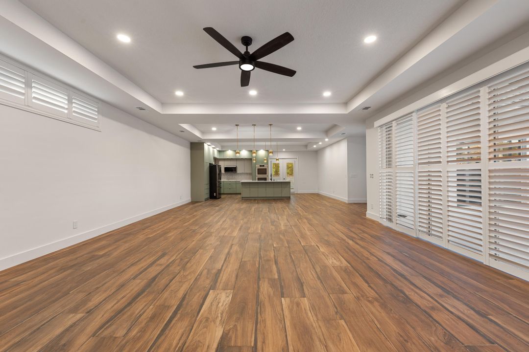 出租: $4,100 (3 贝兹, 3 浴室, 2358 平方英尺)