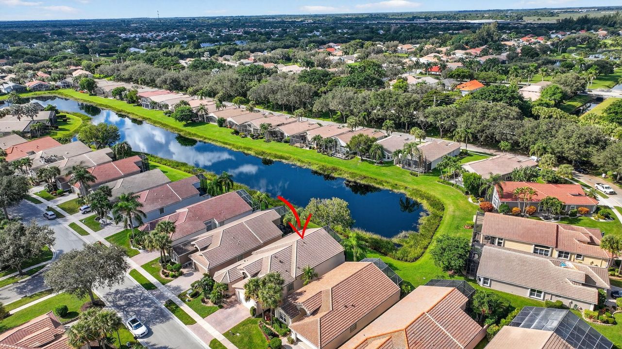 Под контрактом: $640,000 (3 спален, 2 ванн, 2237 Квадратных фут)