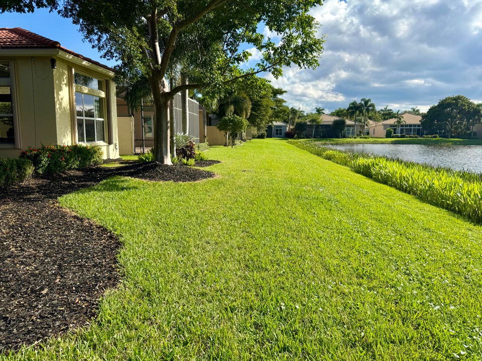 Activo con contrato: $799,000 (4 camas, 2 baños, 2678 Pies cuadrados)