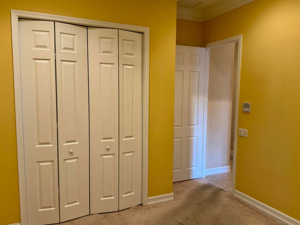 Activo con contrato: $799,000 (4 camas, 2 baños, 2678 Pies cuadrados)