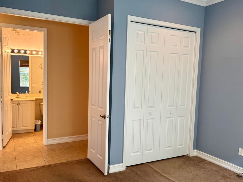 Activo con contrato: $799,000 (4 camas, 2 baños, 2678 Pies cuadrados)