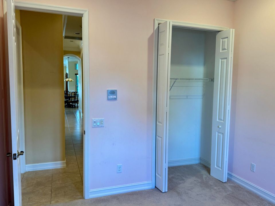 Activo con contrato: $799,000 (4 camas, 2 baños, 2678 Pies cuadrados)