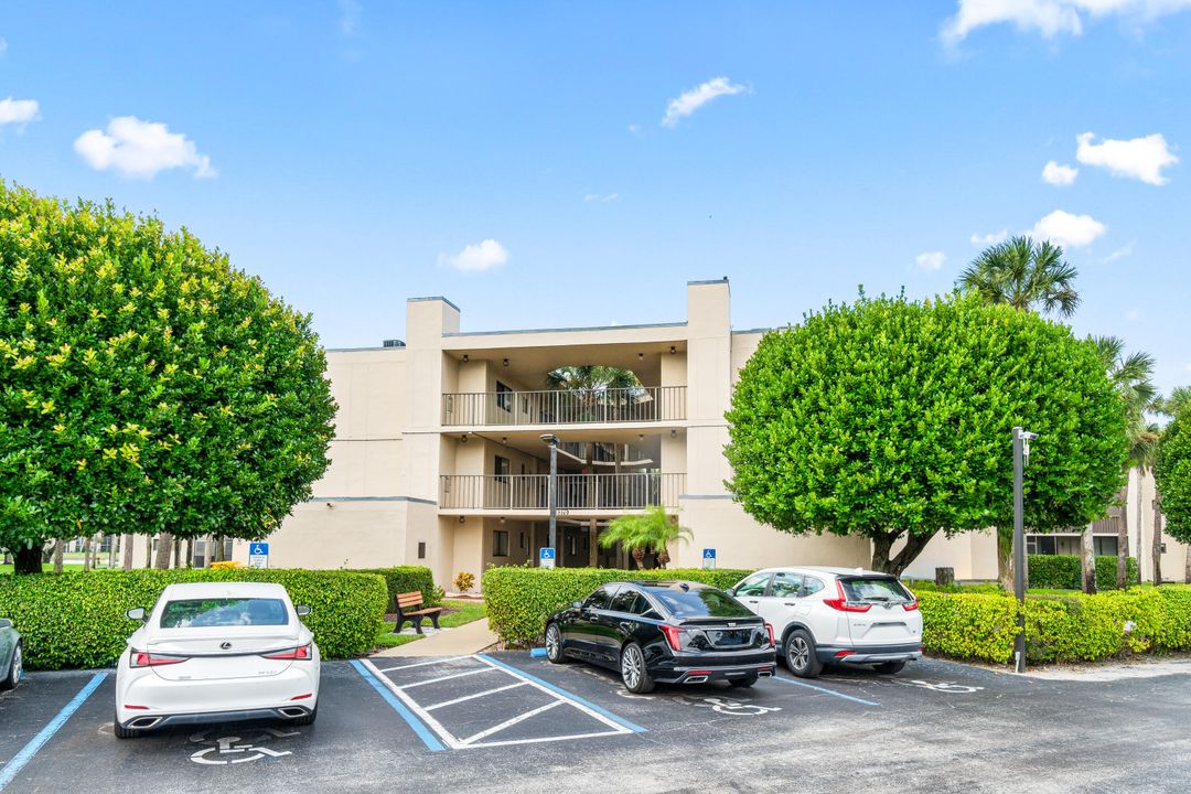 待售: $169,000 (1 贝兹, 1 浴室, 680 平方英尺)